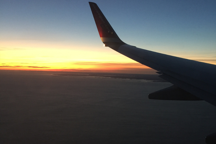 himmel och flygplan