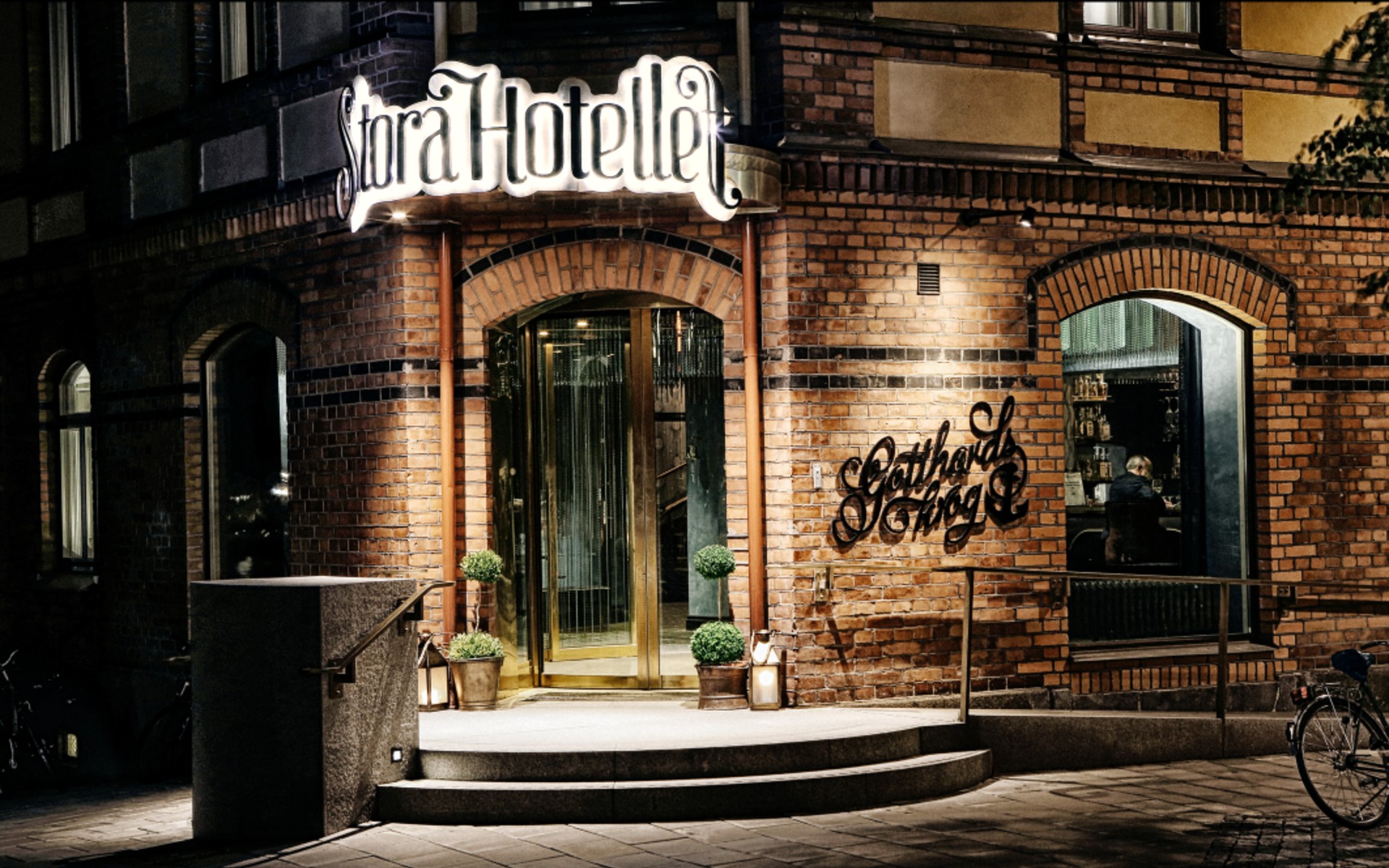 Stora hotellet entre fasad
