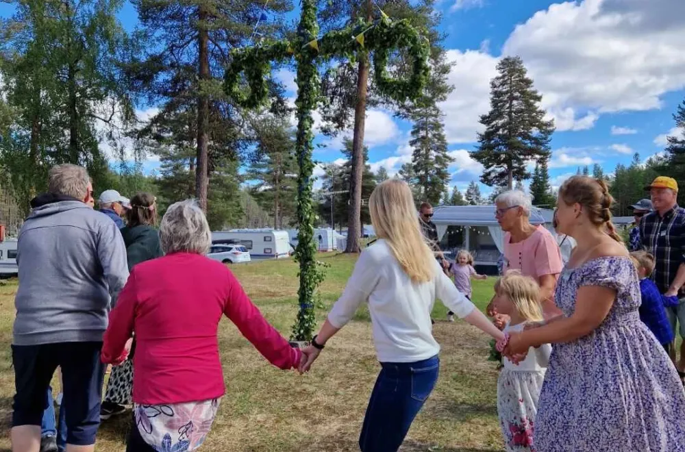Midsummer celebration with dance to Norrlandz and fishing premiere.