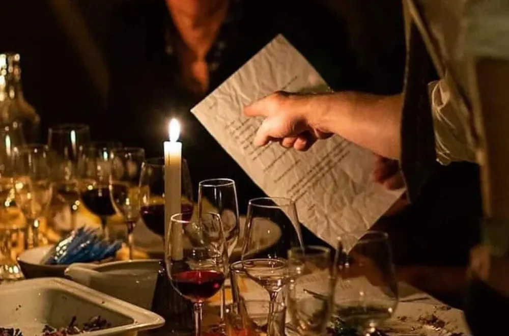 Mordgåta och vårbuffé 