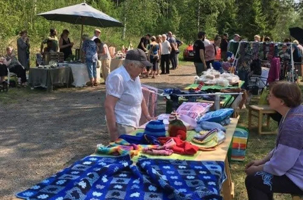 Överrödå Summer Market