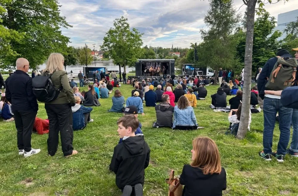 Singolong in the park