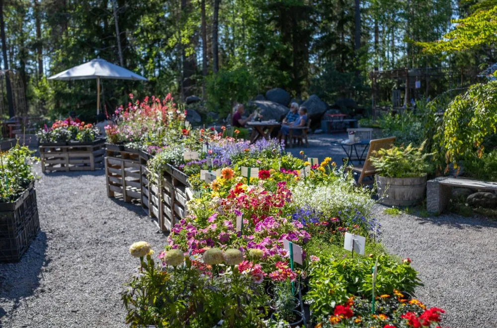 Smultronstället garden and café