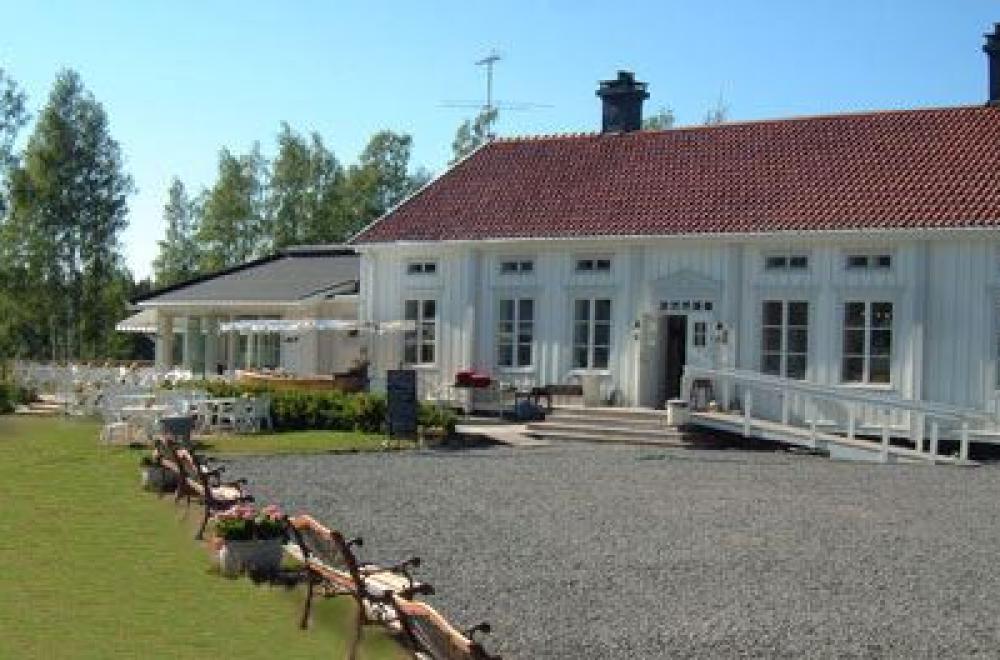 Stay over at Skeppsvik Manor House