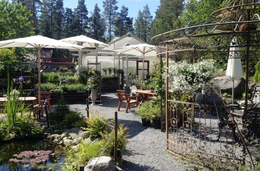 Smultronstället garden and café