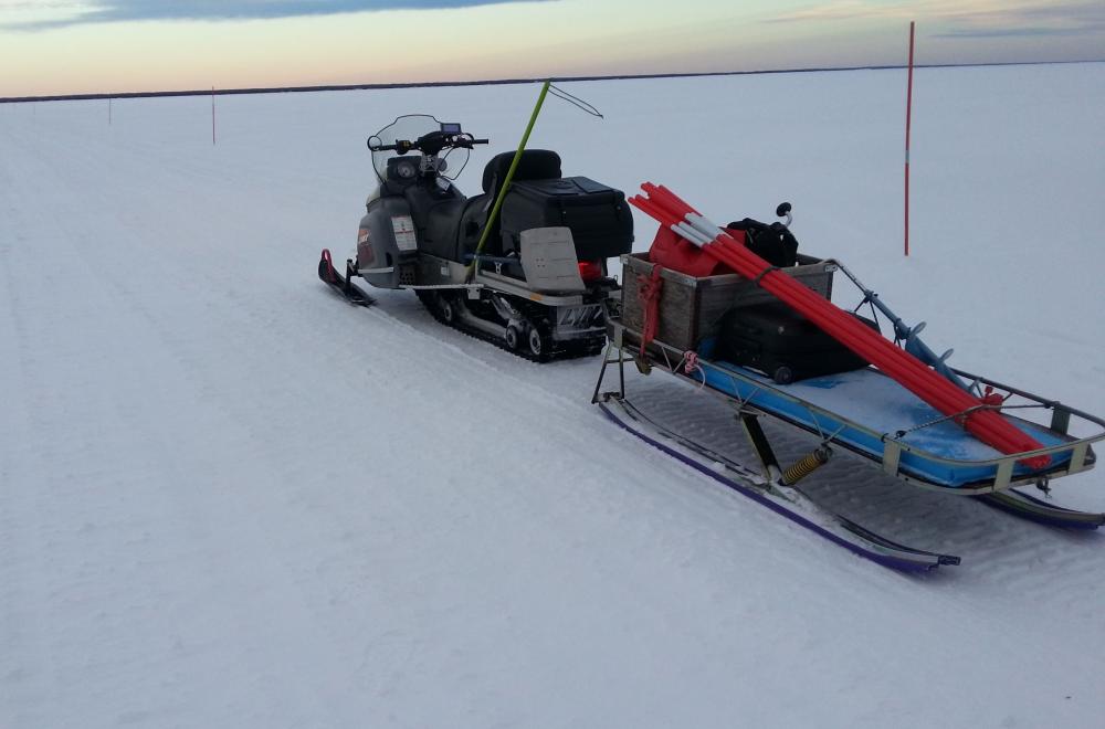 Snowmobile tour on Holmön
