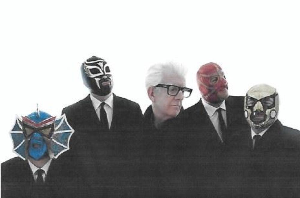Nick Lowe with Los Straitjackets
