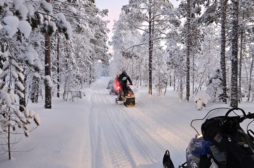 Guided snowmobile tours