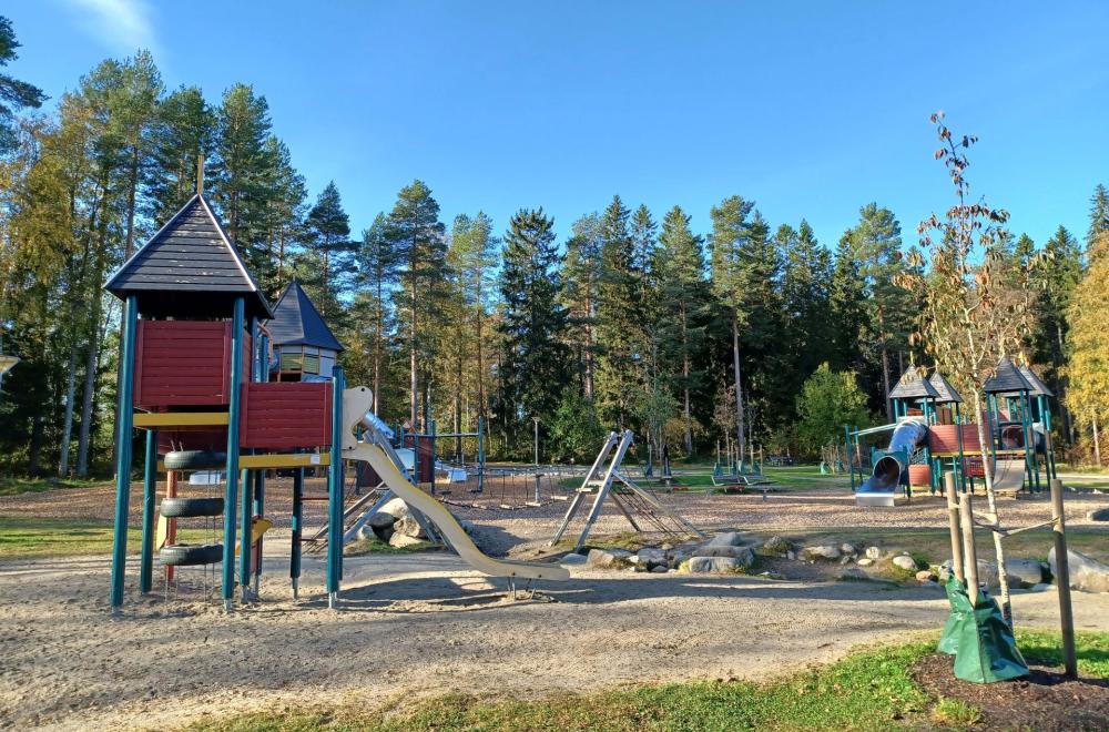 Tomtebo Äventyrslekpark (adventure playground)