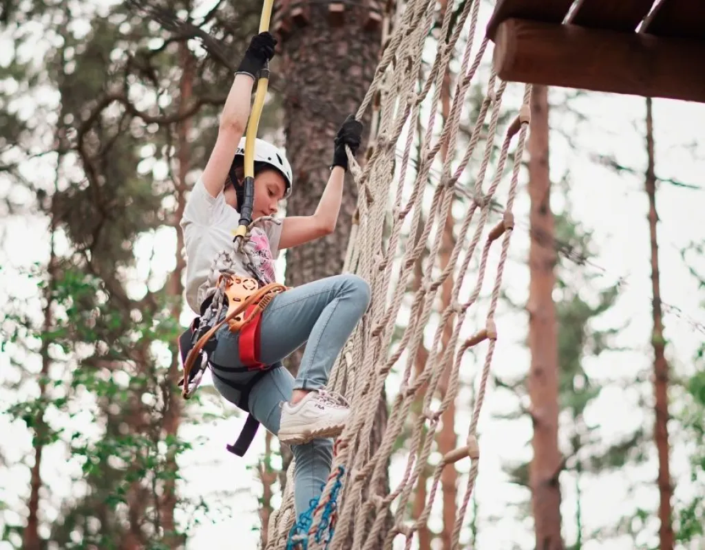 Höga höjder i Zip Adventure park