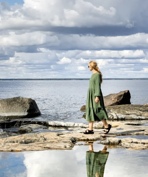 Kvinna vid havet
